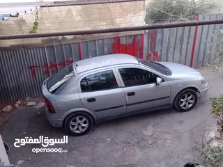  4 ابل استرا 2002