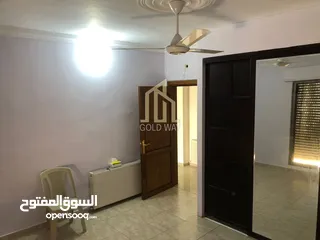  7 شقة مميزة 250م طابق ثاني مطله في أجمل مناطق الجاردنز / ref 786