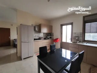  2 روف مفروش مع إطلالة مميزة للإيجار – بيتونيا / دوار الفواكه على الشارع الرئيسي