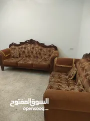  3 طقم كنب للبيع بحاله ممتازه