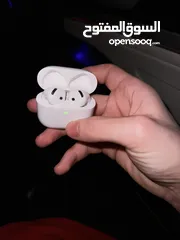  1 AirPods 4 ANC