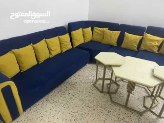  3 طقم كنب مع طاولات استخدام بسيط بحال لجديد