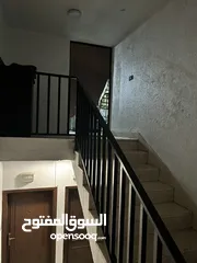  18 شقة طابق رابع اخير مع روف واطلالة مميزة جدا بسعر لقطة