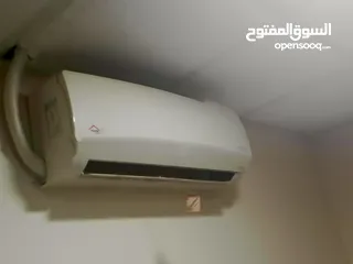  3 اثاث   مكيفات مستعمله بحالة الجديد للبيع