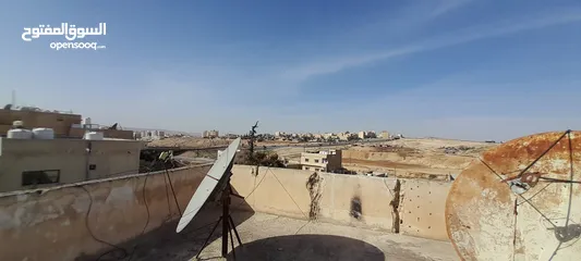  25 بيت مع ارض للبيع