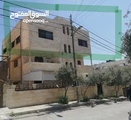  1 شقه طابقيه دور ثالث مع السطح للبيع مساحة 140 متر مربع ،بالقرب من السيفوي والبنوك شارع 36