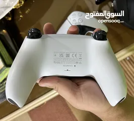  4 بلايستيشن 5 للبيع مستعمل سنة بسعر قابل للتفاوض بشكل بسيط