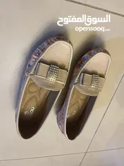  1 حذاء  مريح وخفيف