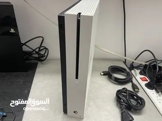  2 بدون أدين Xbox one s نظيف