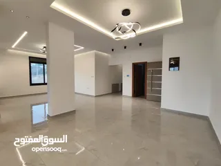  4 شقة فخمة للبيع – الطيرة، امتداد شارع المطل