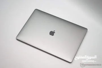  1 MacBook Pro 15inch 2017 i7 2GB AMD