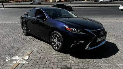  8 2016 Lexus ES300h Ultra