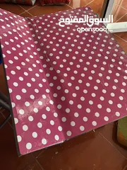  2 مكتب أطفال ذكي متعدد الاستخدامات بسطح طاولة قابل للإمالة ومساحة واسعة لتنظيم الكتب والدفاتر