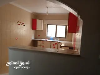  3 شقه للبيع  أبو نصير قرب مسجد  الهدى ابو نصير