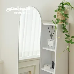  1 مرآة بطول كامل لطلّتك اليومية  تحتوي على 4 رفوف جانبية مخفية خلف دفة المرايا – لتنظيم مستلزماتكم