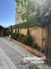  7 بيت مستقل للبيع