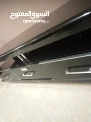  7 طاوله شاشه للبيع  طاوله شاشه لامع الحاله جيده شبه جديده للبيع