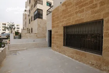  11 شقة ثالث مع روف سطح غير مبني 150م في ابو نصير