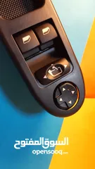  7 يدة باب السائق لسيارة بيجو مع دوگمة (زر) النوافذ  front left drive side electric master power switch