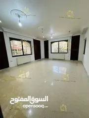  5 شقة طابقية - 4نوم 2ماستر - 400م - ارضية - حديقة - ترسات - موقع هادئ ومميز