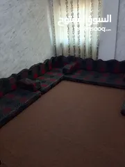  1 طقم فرشات بحاله ممتازه اربع فرشات واربع مساند واربع ركيات