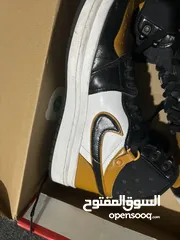  3 Nike jordans