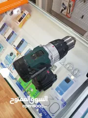  7 درل ماكيتا  اصلي مستعمل بحال الوكالة شاحن اصلي  جوزة حديد.  . . . .
