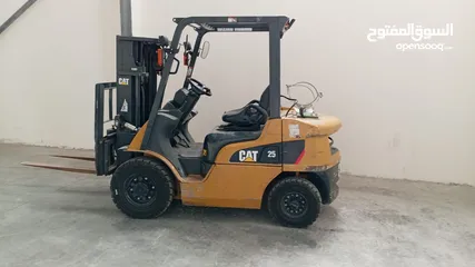  10 CAT forklift