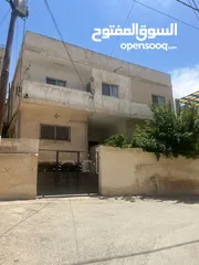  1 عمارة للبيع بسعر مغري بجبل الشمالي خطوتين وتكون بسوق الشمالي خلف KRG عمارة بتجننن ونضيفه ممتز