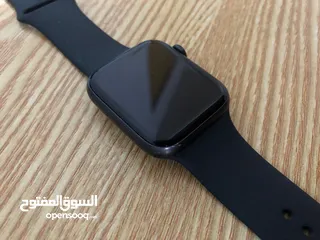  2 Apple Watch SE 44mm 2nd generation 2023 model 100% battery