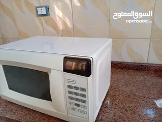  3 مكيرويف بحاله جديده وممتازه استعمال قليل