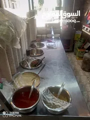  25 مطعم  بكامل تجهيزاته للبيع مع المحل .. الموقع المفرق
