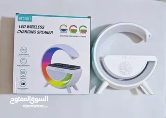  7 سماعة LED لاسلكية مع شاحن مدمج