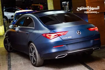  2 Mercedes CLA 200