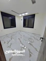  15 .. شقة فارغه فاخره للإيجار ..