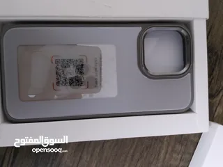  3 كفر ال Iphone السحري اللي فيه شاشة خلفية ولا ينقص الشحن والكفر من الجلد والبلاستيك القوي