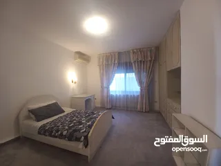 5 شقة مفروشة للإيجار 450م2 ( Property 18268 )-174847924