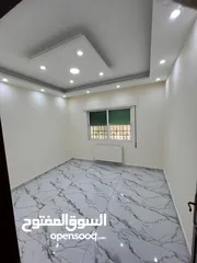  17 شقة ارضيه للبيع بسعر مغري خلف مجدي مول شارع الجامعة  من المالك مباشره