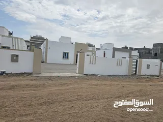  14 مجموعة منازل للبيع في ولاية بركاء -  الهرم مساحة البناء 219 متر مساحةالارض 685 متر بـ55 الف ريال