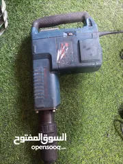  11 عدة يدوية أصلية شبه جديد  كهرباء او بطارية