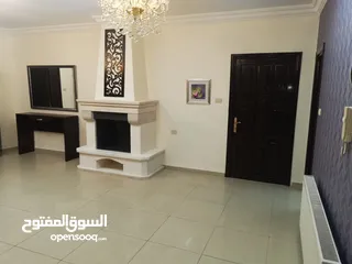  1 شقة مفروشة للايجار اربع وثلاث غرف نوم في الرابية يومي اسبوعي