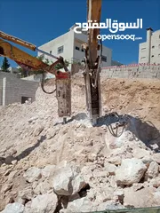  24 بلدوزر D8L +لودر 470 +حفارة 450 +حفارة 300 للإيجار