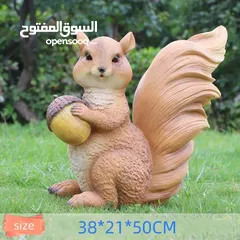  8 زيّن حديقتك بسحر الطبيعة! أضف لمسة حياة وجمال لزوايا بيتك مع تمثال السنجاب بالحجم الكبير