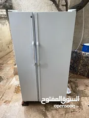  1 ثلاجه مع فريزر بابين نو فروست ياباني تعمل بشكل ممتاز وبحاله ممتازه بحاله الوكاله للبيع بداعي السفر