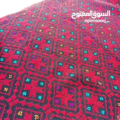  4 يتوفر للبيع تطريز يدوي مشغول بالحبه حرير اصلي