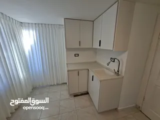  12 استوديوهات واجنحة فندقيه للايجار