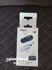  10 عود الكترك وبرضو عادي بعطي صوت بدون ساوند سيستم مع لاقط لاسلكي وشنته وحامل كتف ... عليه ايكولايزر