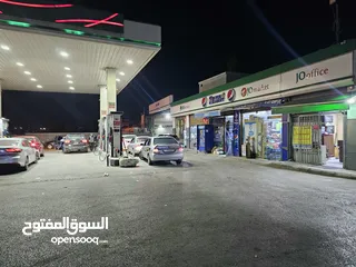  8 سوبر ماركت مع قهوة داخل كازية للبيع بكامل المعدات والبضاعة