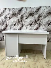  18 جهّز زاوية عملك براحة وأناقة! مكتب عملي أنيق كرسي دوّار مريح يدعم ظهرك لساعات العمل الطويلة،
