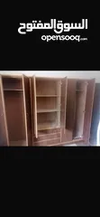 2 خزائن لون بني/بيج في حالة جيده للبيع
